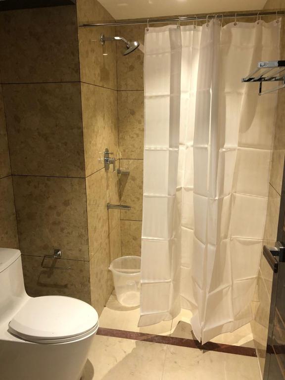 L. R RESIDENCY - Double Room Deluxe (2 Adultos + 1 Criança)