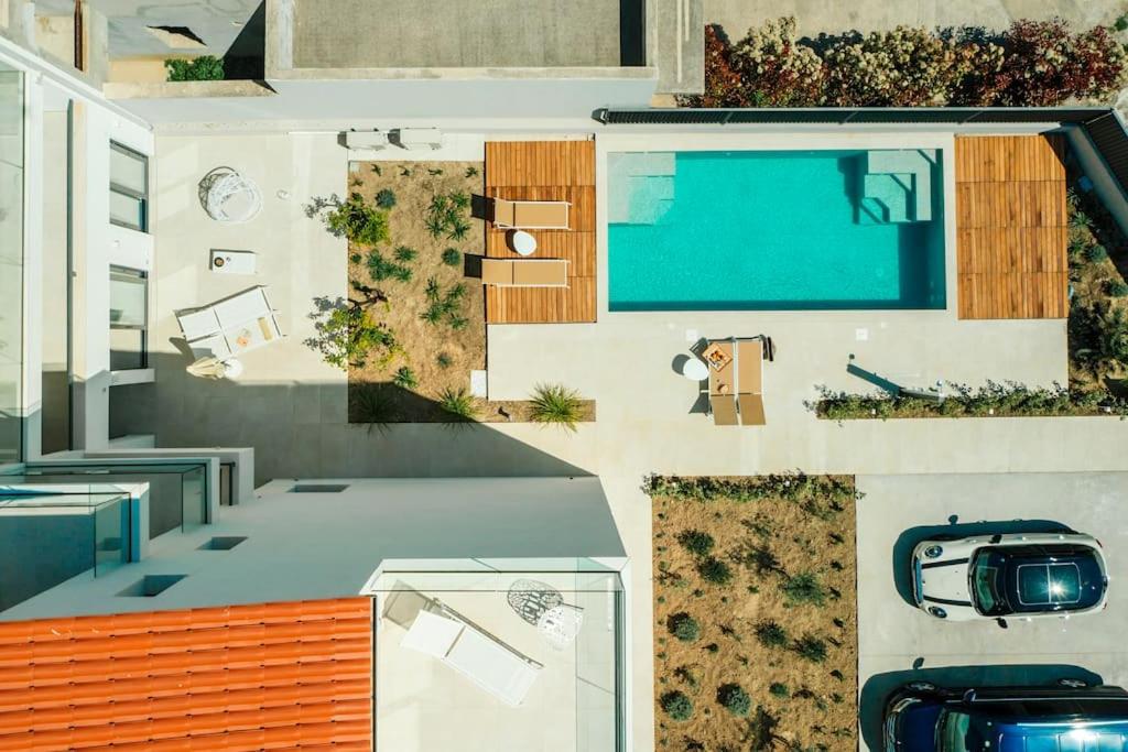 Bazén v ubytovaní Apartments villa Ladini alebo v jeho blízkosti