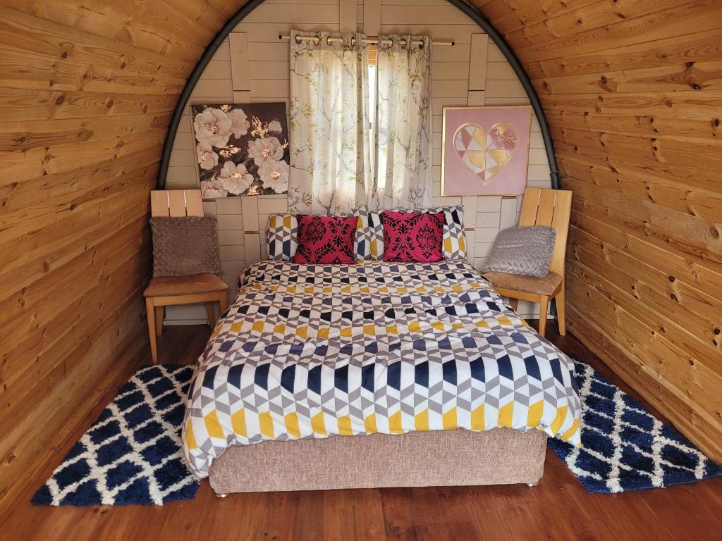 Postel nebo postele na pokoji v ubytování Shannon Estuary Glamping