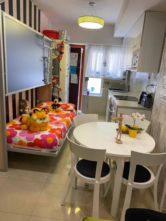Kuchyňa alebo kuchynka v ubytovaní BADAROSA House10min to BARCELONA City&NearTo BEACH