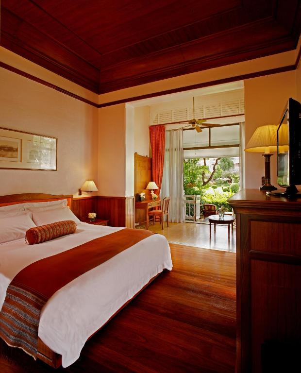 Postel nebo postele na pokoji v ubytování Centara Grand Beach Resort & Villas Hua Hin