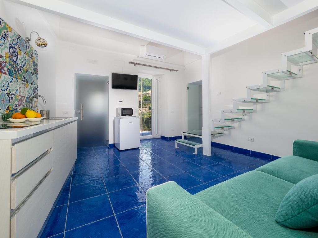Kuchyňa alebo kuchynka v ubytovaní Santoro Suite - De Vivo Realty Sorrento