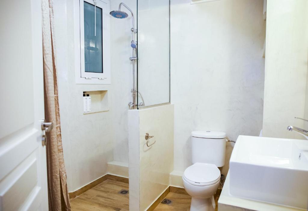 Koupelna v ubytování Praxitelis Luxury Apartments