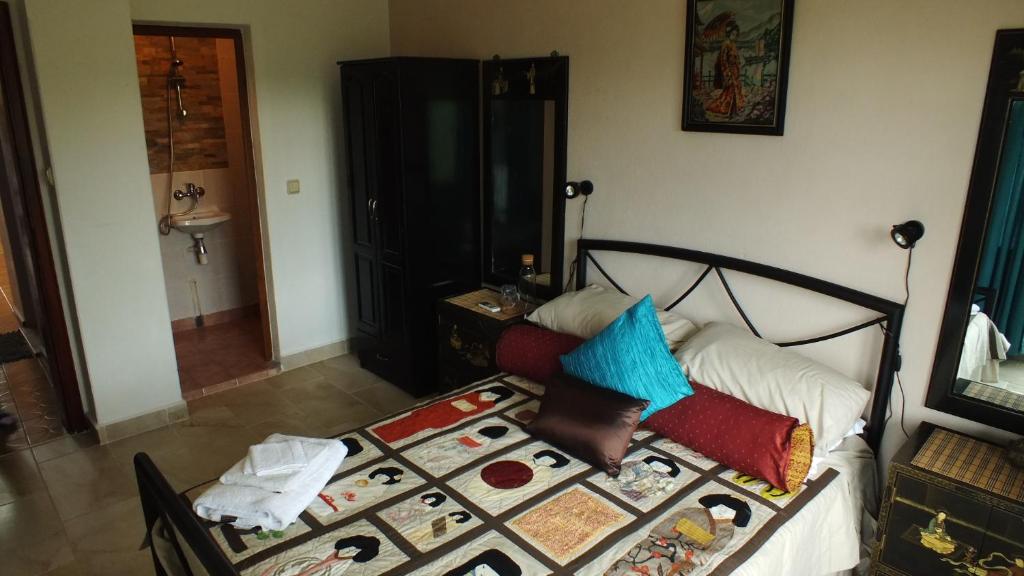 A bed or beds in a room at LussVelika: The heart of the Black Sea.