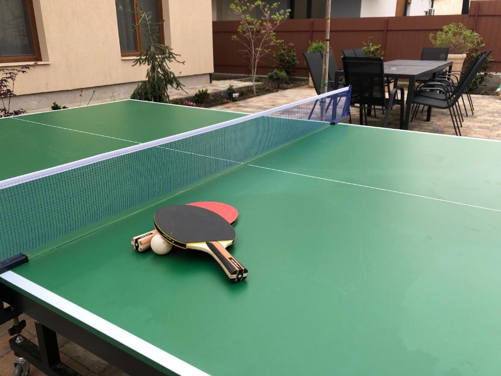 Stolný tenis v ubytovaní Second Home Apartments Miskolctapolca alebo v jeho okolí