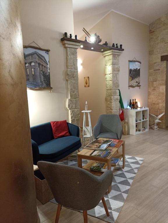 A seating area at La Suite Di Segesta