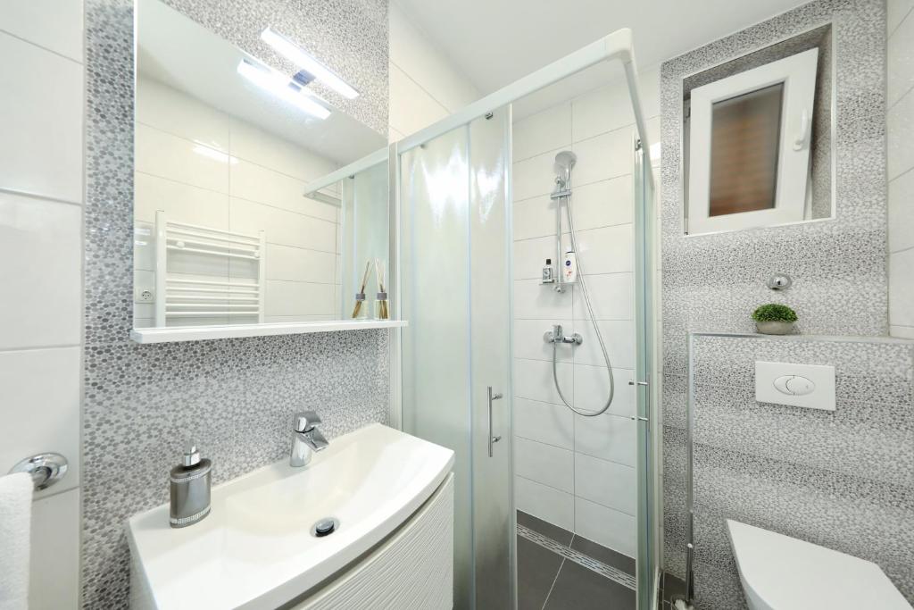 Apartment and room Mare - 12