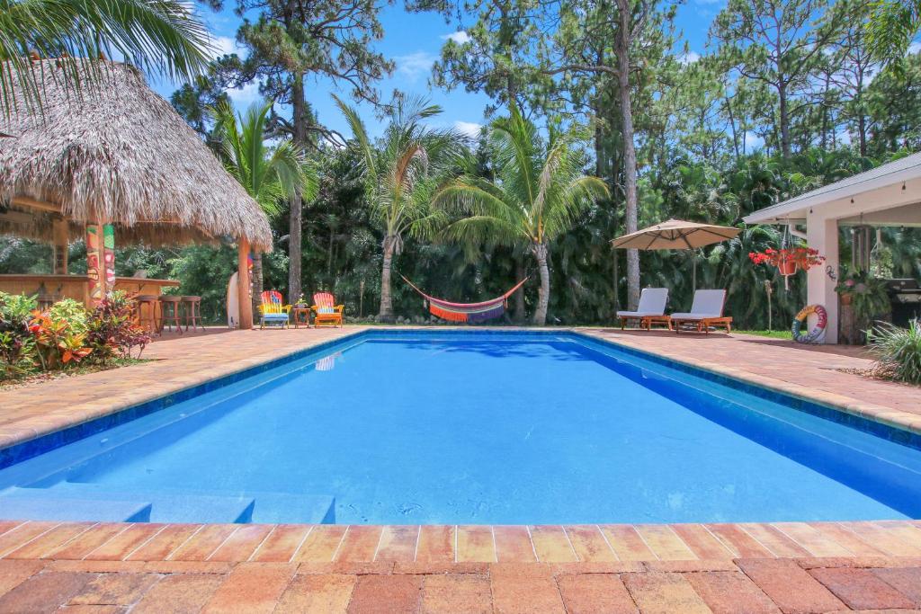 Private Tropical Paradise Guesthouse! - 两居室房屋