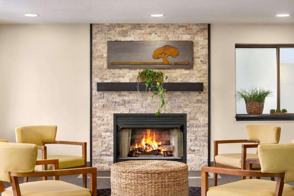 Luxe Hotel Nashville Airport photo