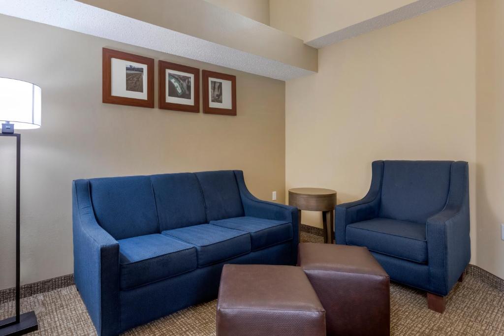 Comfort Suites DFW Airport - King Suite - Non-Smoking
