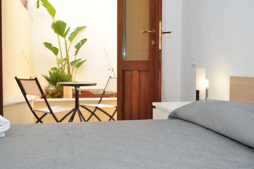 Rooms and Breakfast Zefiro - Triple Room With Patio