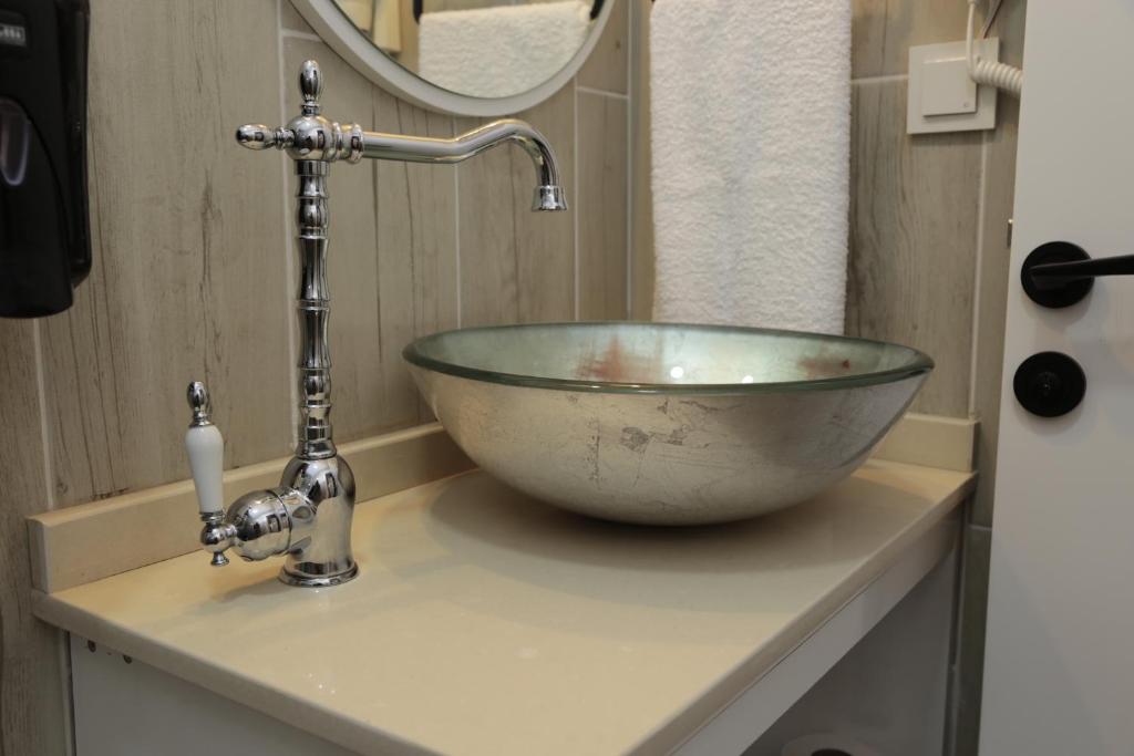 A bathroom at ÇAKIR BUTİK OTEL
