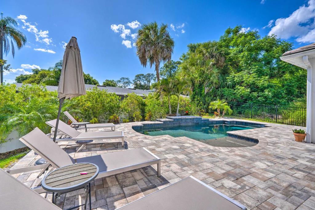 Vacation Home Luxe Clermont Home with Outdoor Pool and Grill!, FL