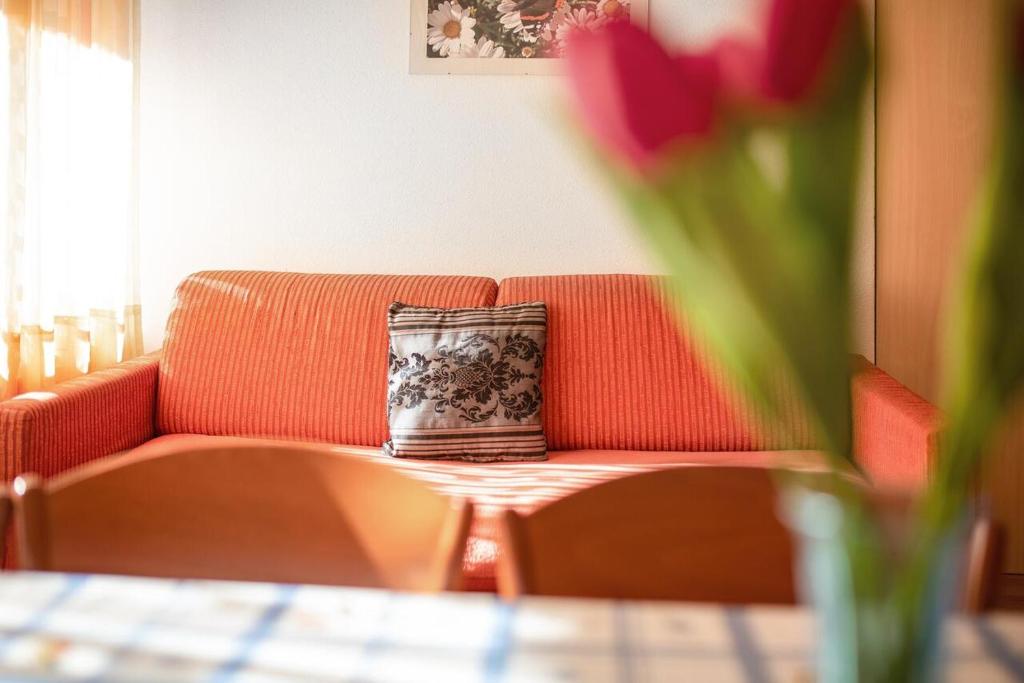 A seating area at Appartements Beikircher