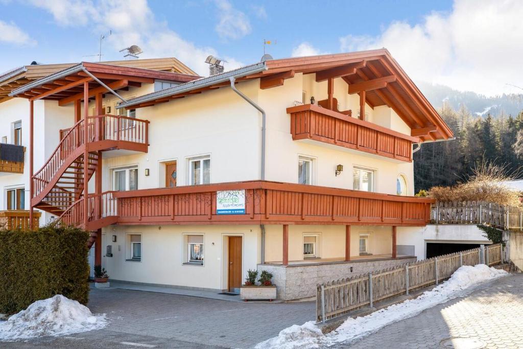The building in which Az apartmant is located