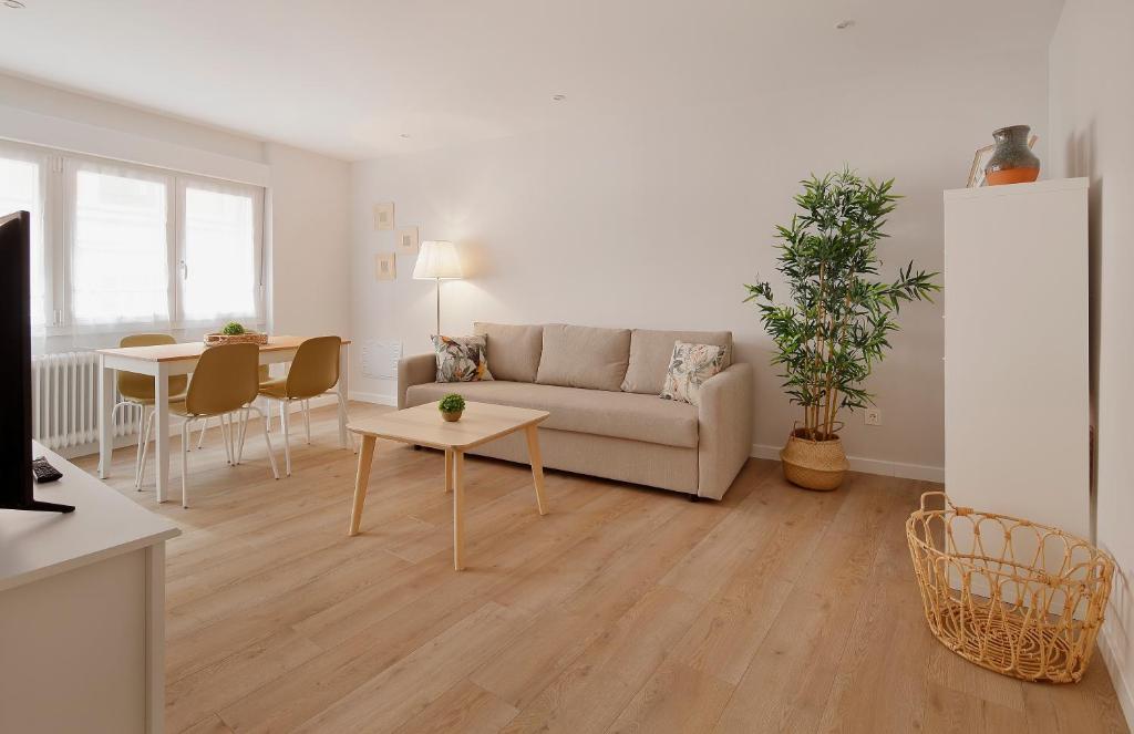 A seating area at Apartamento Centro-El Carmen