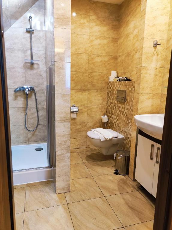 Dworek Dąbrowa - Chambre Quadruple De Luxe