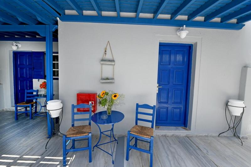 Foto dalla galleria di Lunar Santorini Hotel a Perissa