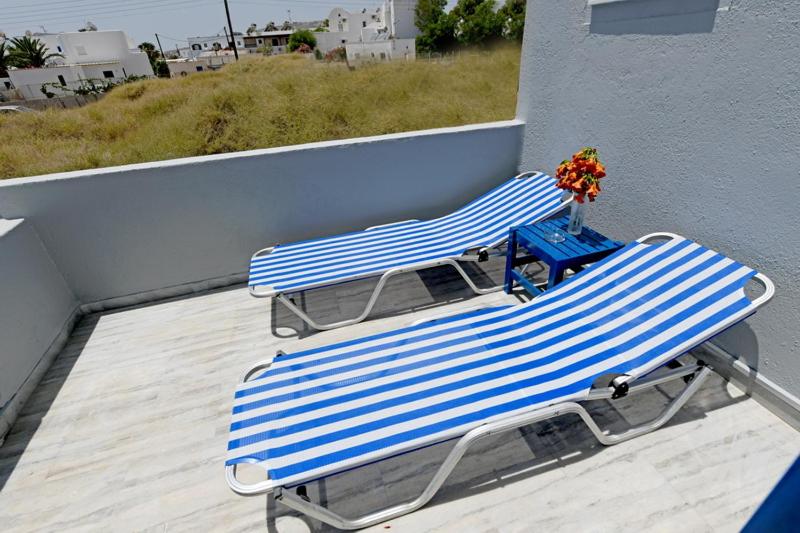 Balcone o terrazza di Lunar Santorini Hotel