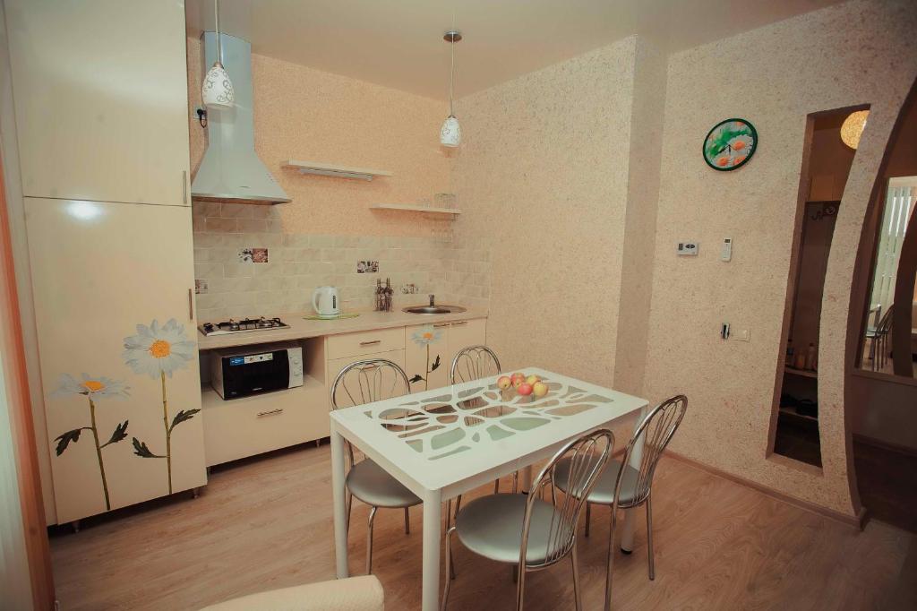 Molex Apartments 2 - Quadruple Room With Balcony
