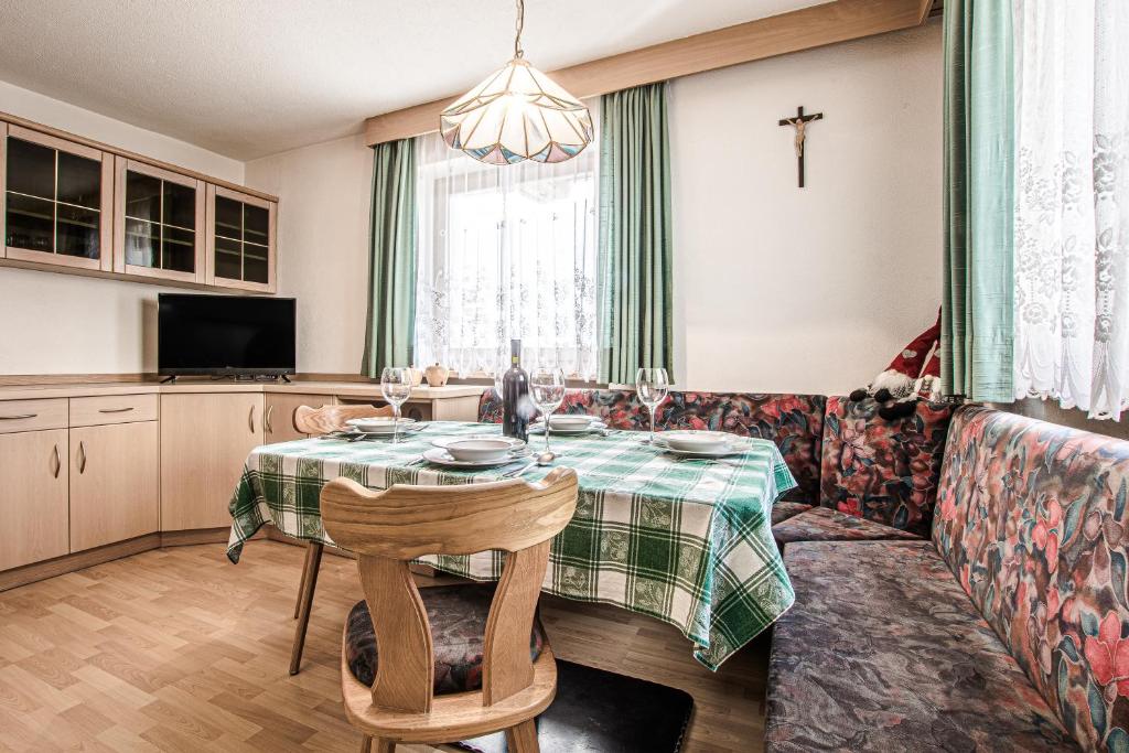 Część wypoczynkowa w obiekcie Ciüf de Munt
