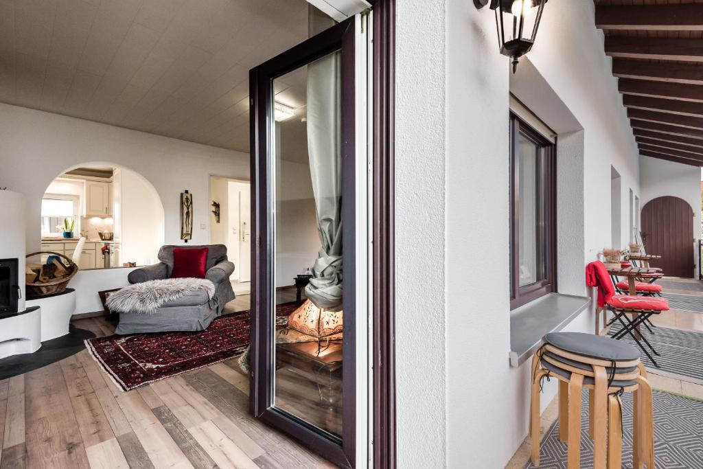 Posezení v ubytování DARFATI 4-Zimmer Wohnung