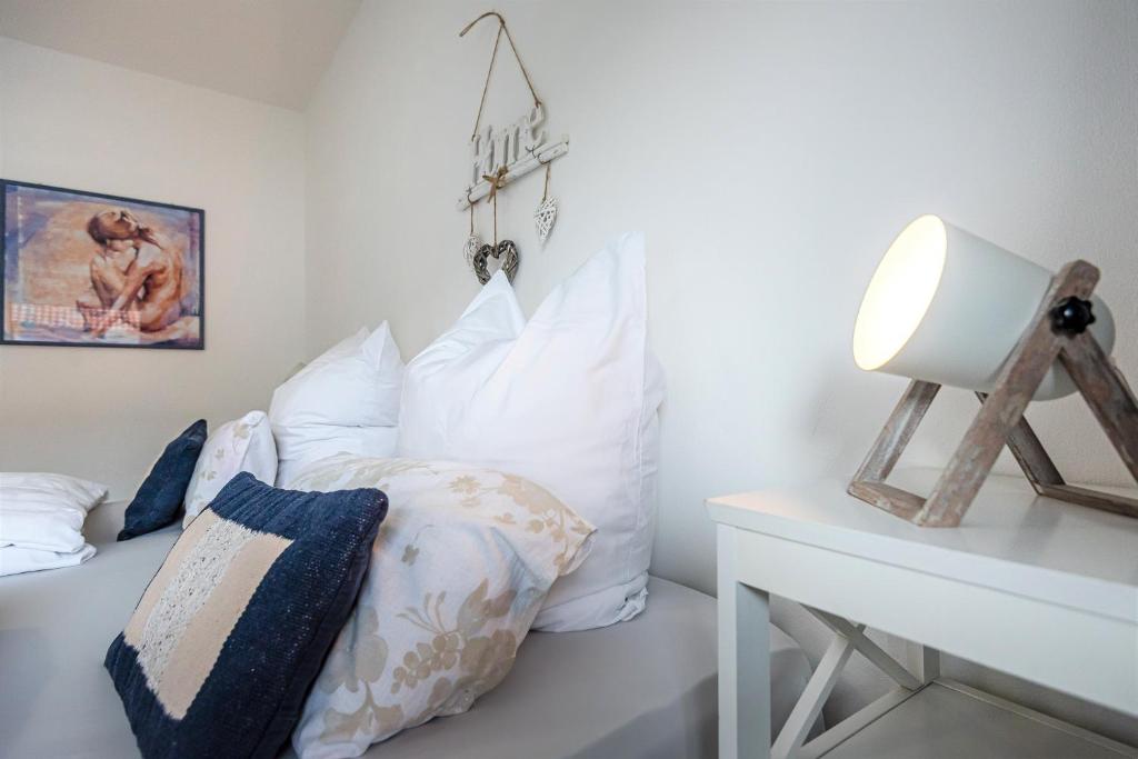 Postel nebo postele na pokoji v ubytování DARFATI 4-Zimmer Wohnung