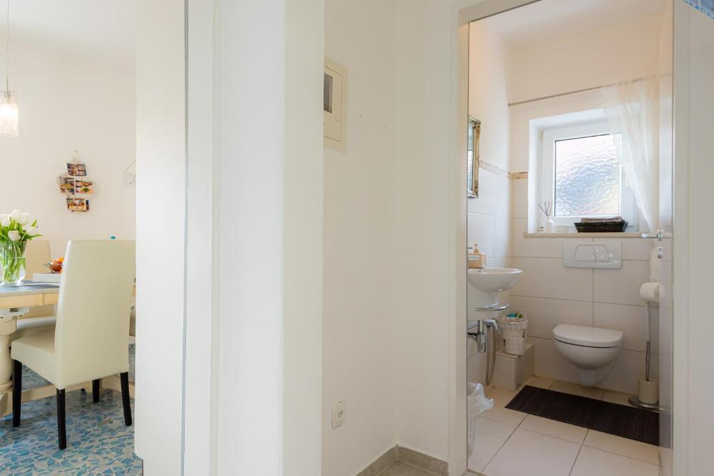 Koupelna v ubytování DARFATI 4-Zimmer Wohnung