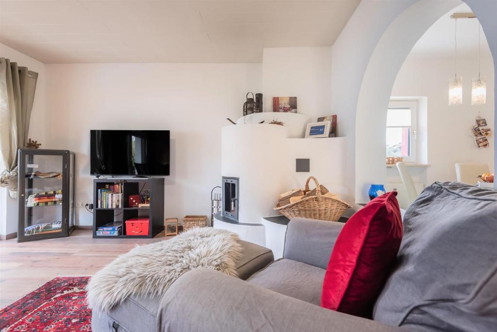 TV a/nebo společenská místnost v ubytování DARFATI 4-Zimmer Wohnung