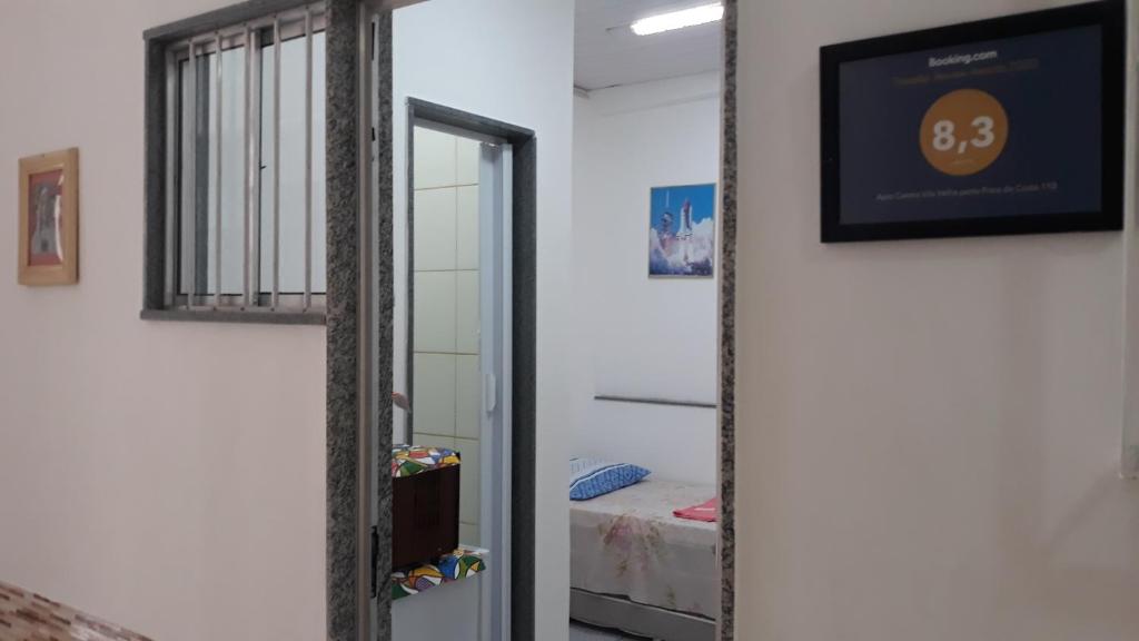 Fotografie z fotogalerie ubytování Sua Kitnet na Praia 12 Atenção PEQUENA Só prá dormir Ambiente Familiar Ar Cond TV Microondas Frigobar Internet Centro v destinaci Vila Velha