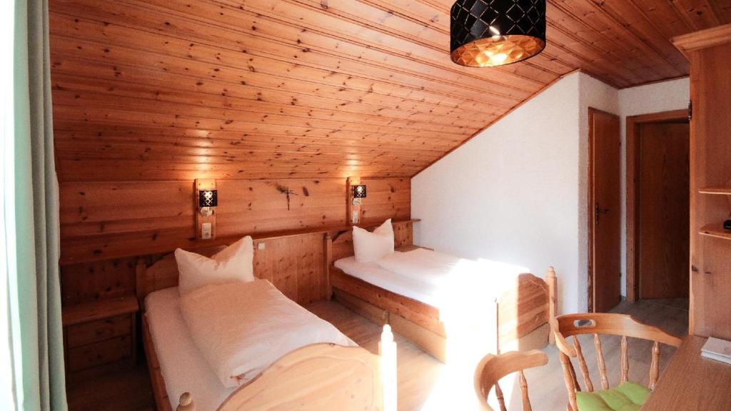 Pension Eichertstüberl - Double Or Twin Room With Balcony