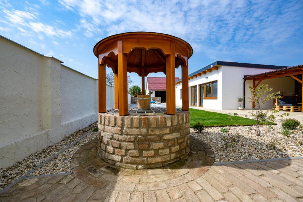 Budova, kde se vila nachází