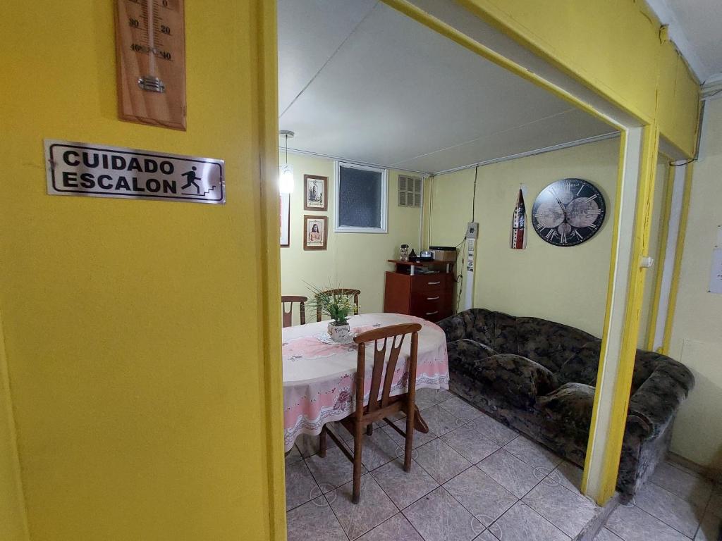 Hospedaje Familiar的休息区