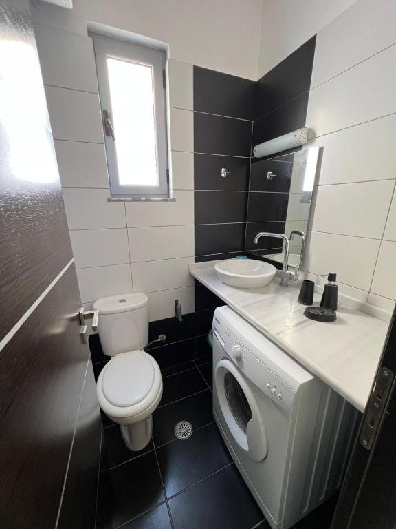 ADAM APARTMENTS - Image 2