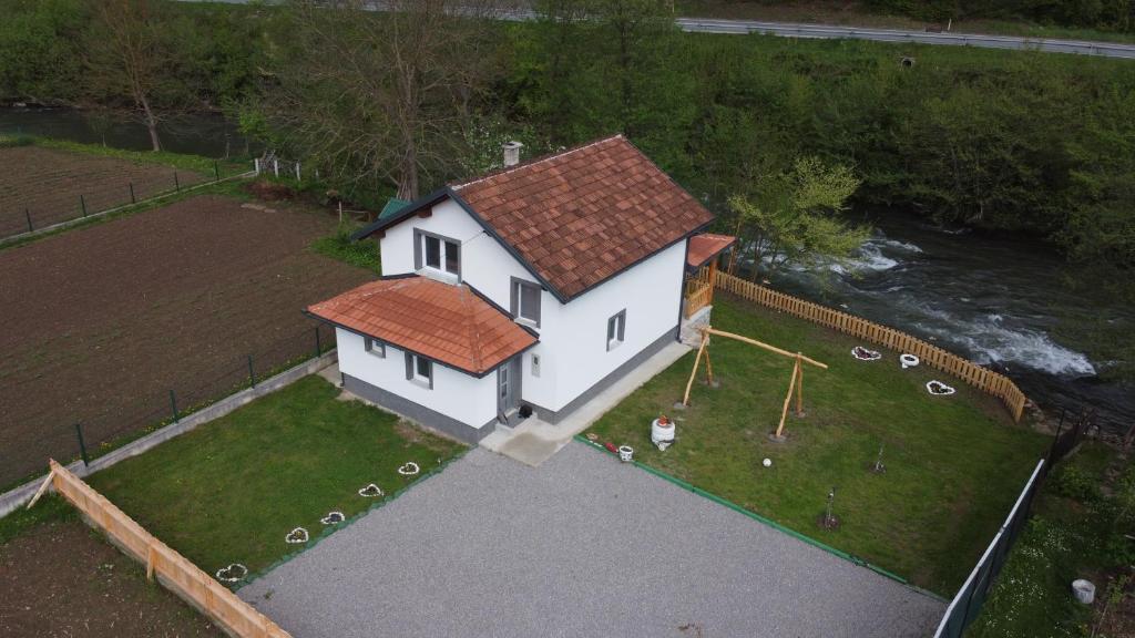 Budova, kde se kemp nachází