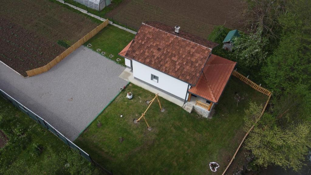 Budova, kde se kemp nachází