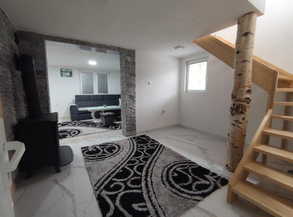 TV a/nebo společenská místnost v ubytování Apartman Amina-Ahmad Vinac-Jajce