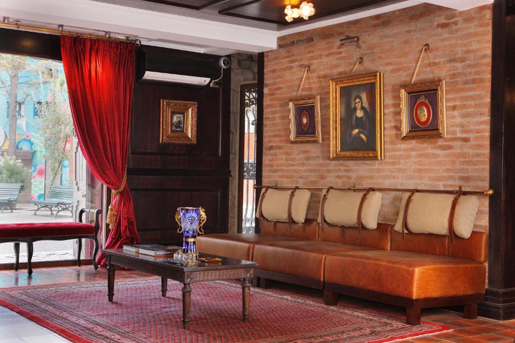 Posezení v ubytování Hotel Boutique Castillo Rojo