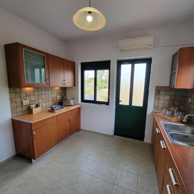 Kuchyň nebo kuchyňský kout v ubytování Paradisos Villa - Chania, Crete