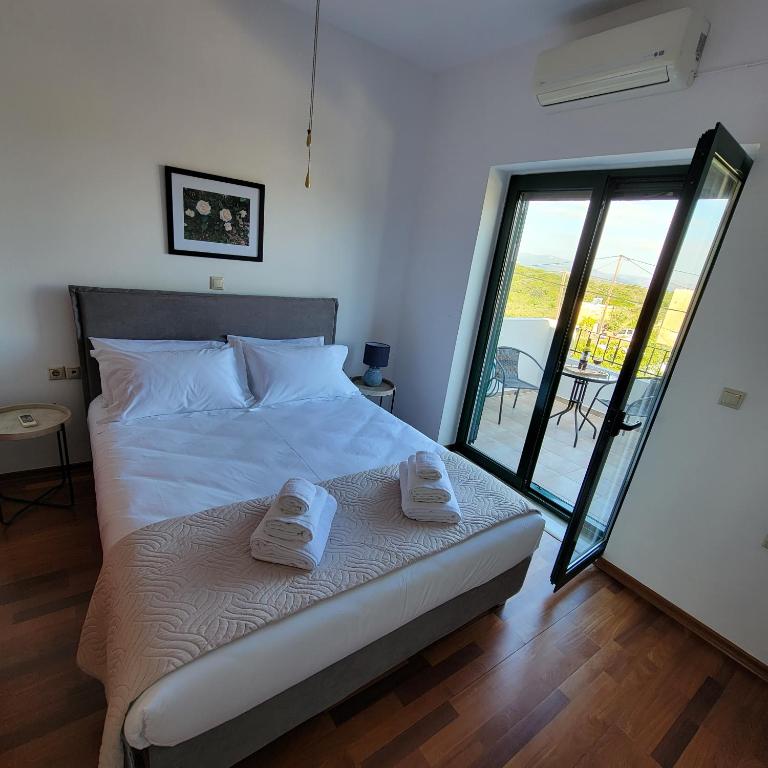 Postel nebo postele na pokoji v ubytování Paradisos Villa - Chania, Crete