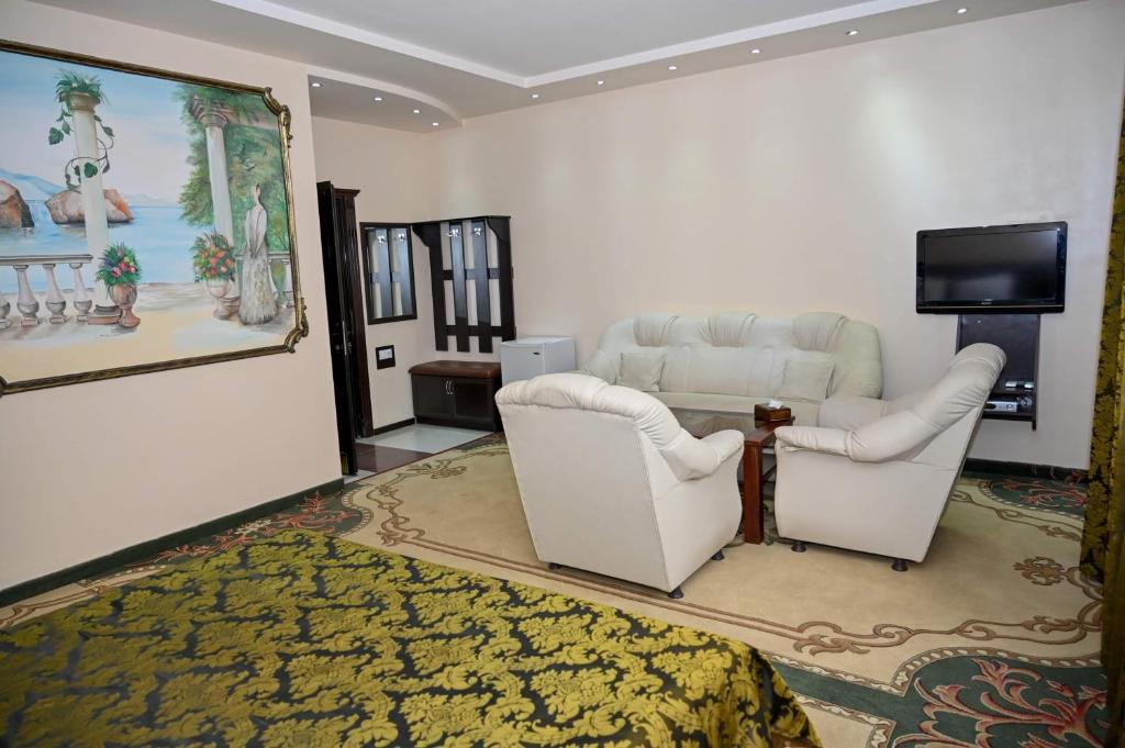 TV a/nebo společenská místnost v ubytování Mayisyan Kamurj Hotel