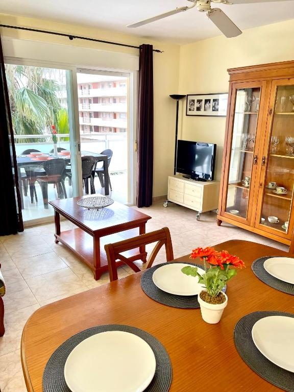 APARTBEACH MIGUEL ANTÓN Vistas Playa y Climatizado - 2ベッドルームのアパート