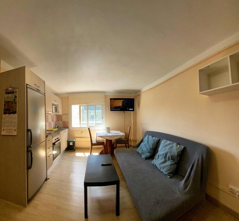 TV a/nebo společenská místnost v ubytování Hostel Penedes