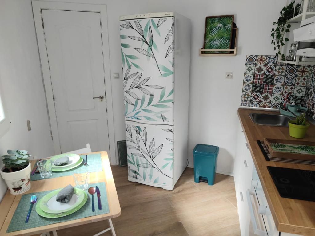Kuchnia lub aneks kuchenny w obiekcie Encantadora Casa con Patio