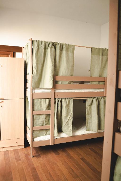 Tamaran House - Bed In Een Slaapzaal Met 4 Bedden