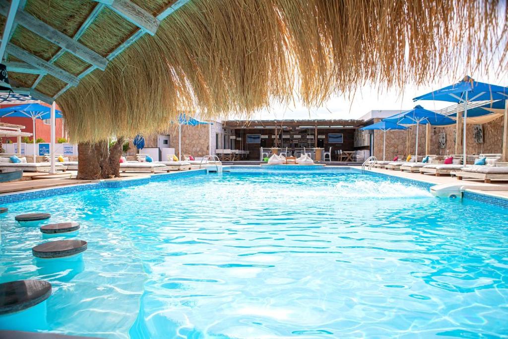 Bazén v ubytování The Bay Hotel Hurghada Marina nebo v jeho okolí