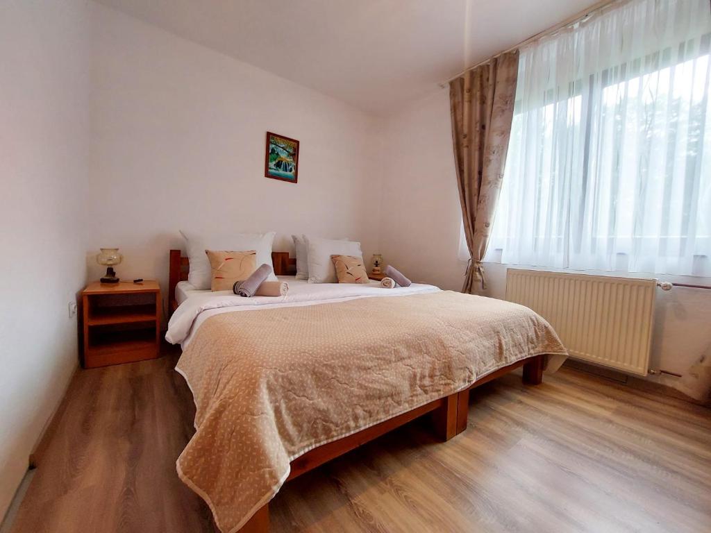 Voodi või voodid majutusasutuse Lazy Bear toas