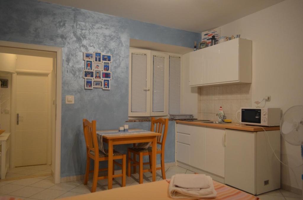 Kuchyň nebo kuchyňský kout v ubytování Villa Bona Dubrovnik