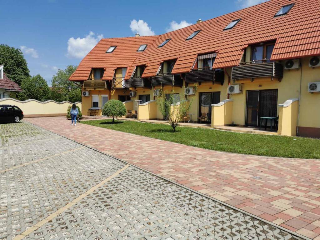 Budova, v ktorej sa apartmán nachádza