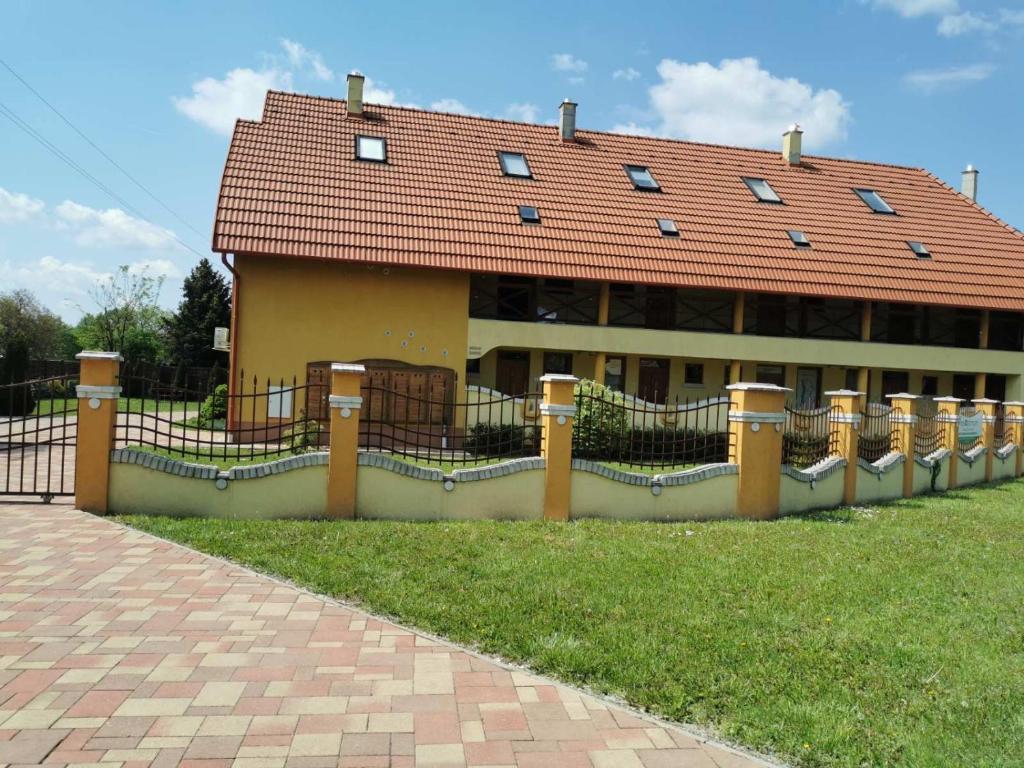 Budova, v ktorej sa apartmán nachádza